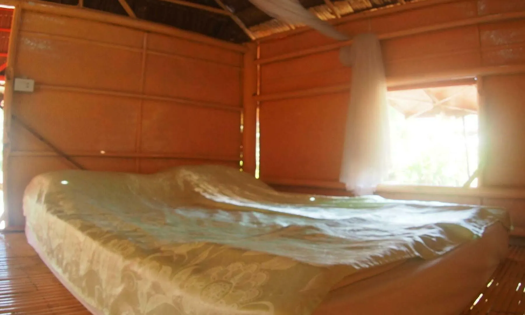 Hatzanda Bamboo House Ko Lanta Thailand
